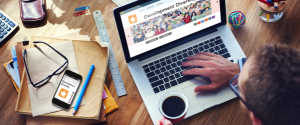 email newsletter laptop